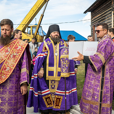Епископ Городецкий и Ветлужский Парамон совершил освящение креста и купола храма иконы Божией Матери «Знамение» п. Керженец городского округа Семеновский