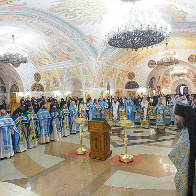 Митрополит Георгий сослужил митрополиту Каширскому Феогносту на Божественной литургии в Храме Христа Спасителя