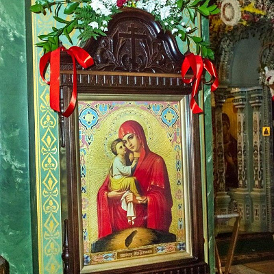 В праздник Светлого Христова Воскресения епископ Августин возглавил торжественное богослужение в кафедральном соборе иконы Божией Матери Феодоровская