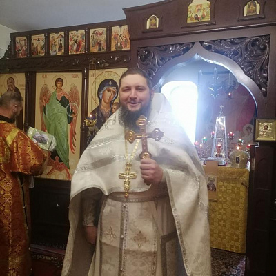 Освящение крестов и куполов в строящемся храме в честь Святого Духа в посёлке Тарасиха
