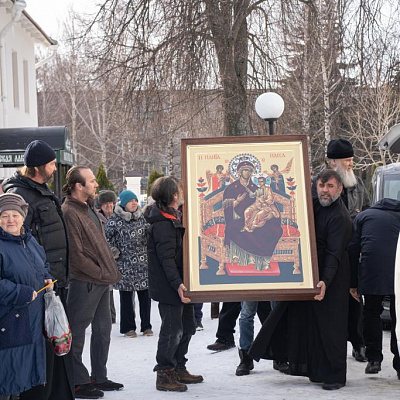 В Городце встретили икону Пресвятой Богородицы «Всецарица», написанную на Афоне