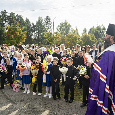 Епископ Городецкий и Ветлужский Парамон совершил молебен на начало нового учебного года в Заволжской православной гимназии