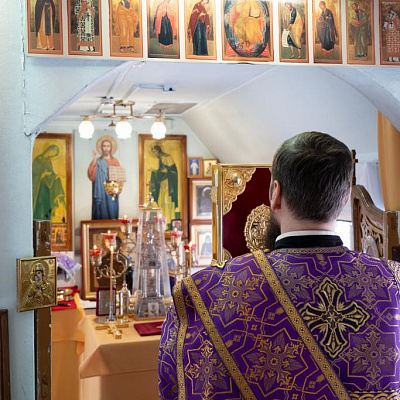 Епископ Городецкий и Ветлужский Парамон совершил Божественную литургию в храме святителя Николая Чудотворца г. Городец