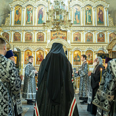 В понедельник первой седмицы Великого поста епископ Городецкий и Ветлужский Парамон совершил Великое повечерие с чтением покаянного канона прп. Андрея Критского в Городецком кафедральном соборе Покрова Пресвятой Богородицы