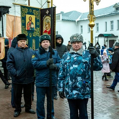Епископ Городецкий и Ветлужский Августин возглавил традиционный Александро-Невский крестный ход по Городцу