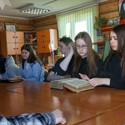 «Святые наших дней»: библиотечный урок в Урене