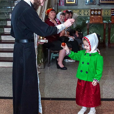 В праздник Светлого Христова Воскресения епископ Августин возглавил торжественное богослужение в кафедральном соборе иконы Божией Матери Феодоровская