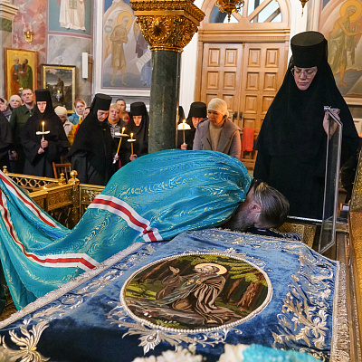 В праздник Похвалы Божией Матери митрополит Георгий возглавил Божественную литургию в Дивеевском монастыре