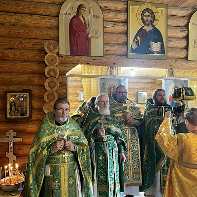 В селе Большое Поле Воскресенского благочиния отметили престольный праздник Зосимо-Савватиевского храма