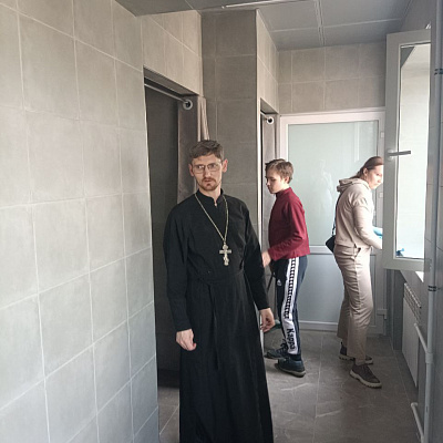 Волонтеры Сормовского и Нагорного благочиний провели уборку помещений в нижегородском военном госпитале