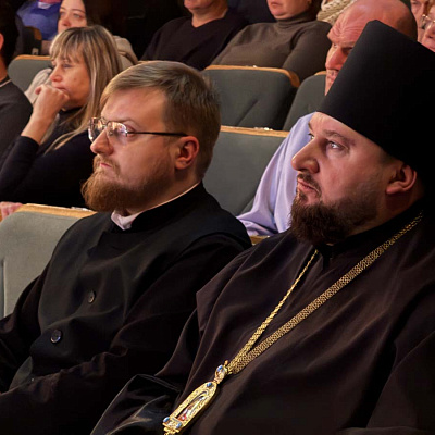 Епископ Дальнеконстантиновский Филарет посетил в Арзамасе концерт для участников боевых действий