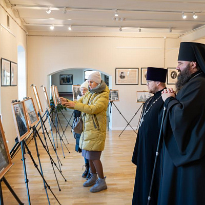 В Городецком Феодоровском мужском монастыре прошло открытие фотовыставки, посвященной 200-летию Кафедрального собора г. Городца
