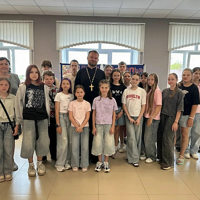 Священник Ветлужско-Уренского благочиния посетил детский летний лагерь