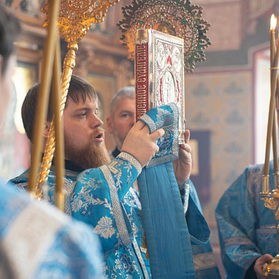 В Городце встретили икону Пресвятой Богородицы «Всецарица», написанную на Афоне