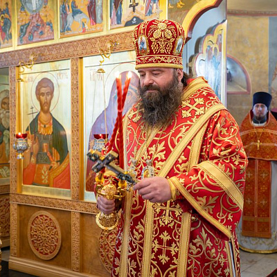 Епископ Городецкий и Ветлужский Парамон совершил Божественную литургию в храме Пресвятой Живоначальной Троицы г. Заволжье