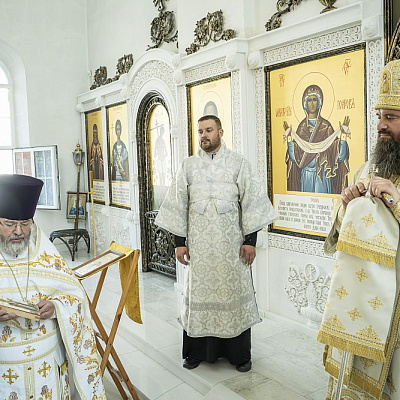 В день престольного праздника епископ Городецкий и Ветлужский Парамон совершил Божественную литургию в храме святителя Николая Чудотворца р.п. Красные Баки