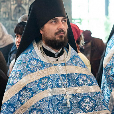 В праздник Похвалы Божией Матери епископ Городецкий и Ветлужский Августин совершил Божественную литургию в Феодоровском кафедральном соборе Городца