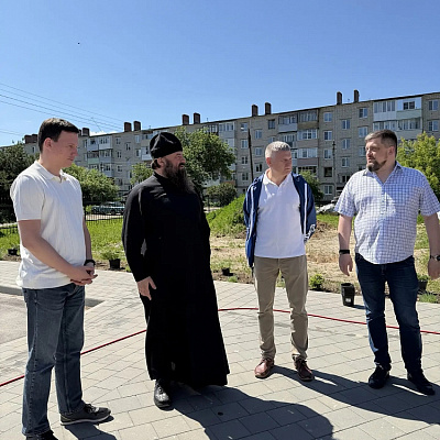 Епископ Городецкий и Ветлужский Парамон возглавил работы по благоустройству территории храма святителя Николая Чудотворца г. Городца