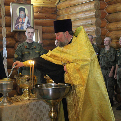 Руководитель военного отдела Нижегородской епархии освятил военное инженерное училище