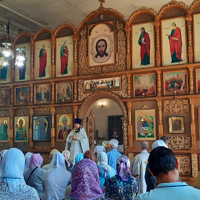 В Троицкую родительскую субботу на кладбищах Воскресенского благочиния совершены панихиды