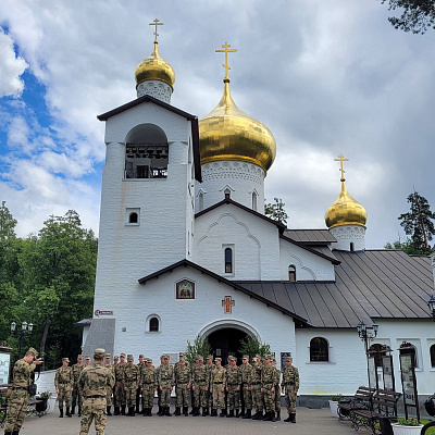 Военнослужащие саровского соединения войск Росгвардии посетили молебен о воинах