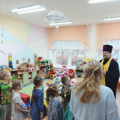 Помощник благочинного Автозаводского округа совершил чин освящения детского сада № 137