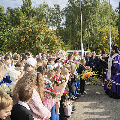 Епископ Городецкий и Ветлужский Парамон совершил молебен на начало нового учебного года в Заволжской православной гимназии