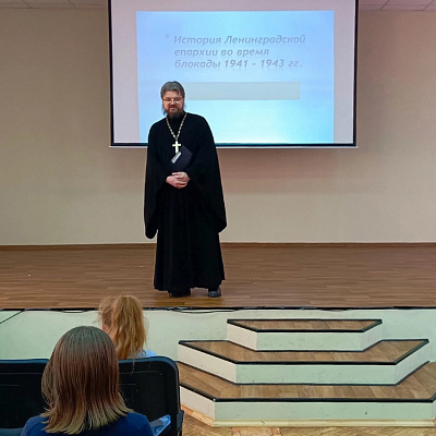 Клирик Сормовского благочиния провел в школах района «Уроки мужества»