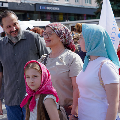 В День семьи, любви и верности в Нижнем Новгороде состоялось шествие многодетных семей