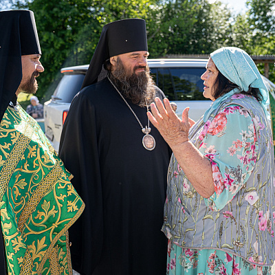 В праздник Святой Троицы епископ Городецкий и Ветлужский Парамон совершил Божественную литургию в храме Пресвятой Живоначальной Троицы с. Троицкое Воскресенского муниципального округа
