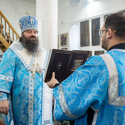 В праздник Иверской иконы Божией Матери епископ Городецкий и Ветлужский Парамон совершил Божественную литургию в храме Вознесения Господня р.п. Ковернино