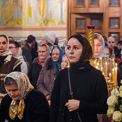Управляющий Нижегородской епархией совершил всенощное бдение в Преображенском соборе Серафимо-Дивеевского монастыря