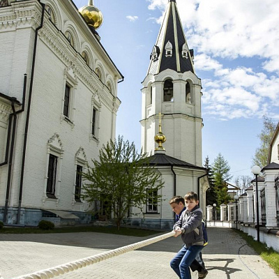 7.05.2016-Пасхальная ярмарака в Городецком Феодоровском мужском монастыре. Фото Сергея Багрецова.
