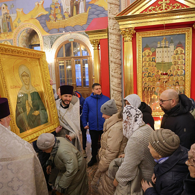 В храме в честь основателей Нижнего Новгорода торжественно встретили икону святой блаженной Матроны Московской