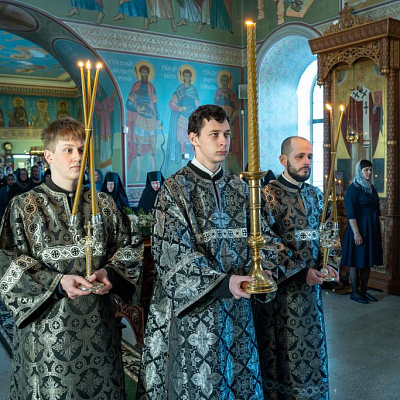 В четверг первой седмицы Великого поста епископ Городецкий и Ветлужский Парамон совершил Великое повечерие с чтением покаянного канона прп. Андрея Критского в Крестовоздвиженском женском монастыре д. Быдреевка