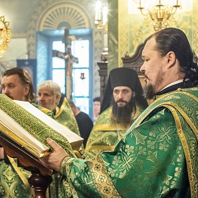 Архиерейское богослужение в память святого Александра Невского в Городце 