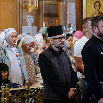 В день празднования иконы Божией Матери «Умиление» митрополит Георгий совершил Божественную литургию в Дивеевском монастыре