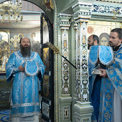 В Неделю 13-ю по Пятидесятнице епископ Городецкий и Ветлужский Парамон совершил Божественную литургию в Городецком Феодоровском мужском монастыре
