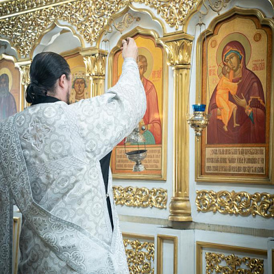 Во Вселенскую родительскую субботу епископ Городецкий и Ветлужский Парамон совершил Божественную литургию в Городецком кафедральном соборе Покрова Пресвятой Богородицы