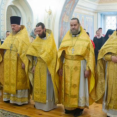 16 сентября 2023 года епископ Городецкий и Ветлужский Парамон совершил Божественную литургию в Архиерейском подворье Собора Святой Живоначальной Троицы с. Белбаж