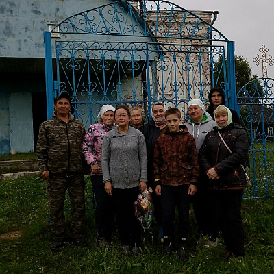 Православные добровольцы Шарангского благочиния провели трудовую акцию в селе Щенники