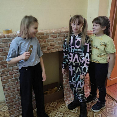 ПРАЗДНИК К НАМ ПРИХОДИТ