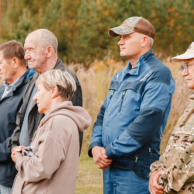 В деревне Зименки Богородского района на строящейся часовне были установлены купол и крест