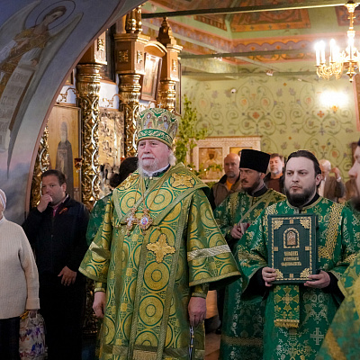 В день Святого Духа в Троицком храме Нижегородского благочиния совершено архиерейское богослужение