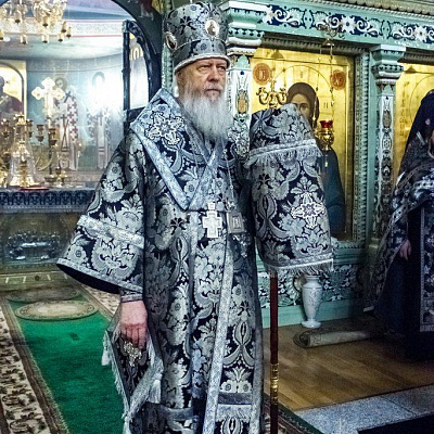 В Великий Пяток епископ Августин совершил вечерню с выносом Плащаницы Спасителя в Городецком Феодоровском мужском монастыре