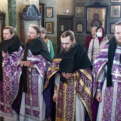 В день памяти 40 мучеников Севастийских епископ Городецкий и Ветлужский Августин совершил Вечерню с Литургией Преждеосвященных Даров в кафедральном соборе иконы Божией Матери Феодоровская