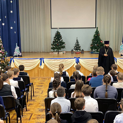 Клирик Автозаводского благочиния провел духовную беседу с учениками школы №161