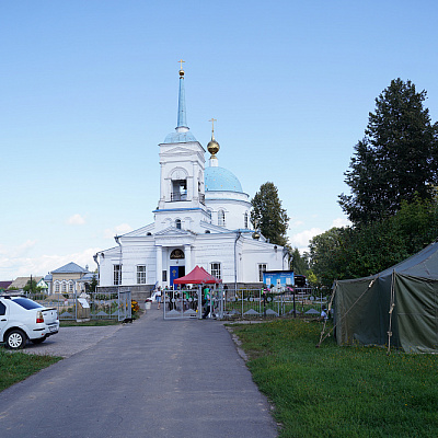 В Городце состоялся субботник на территории Кафедрального собора Покрова Пресвятой Богородицы