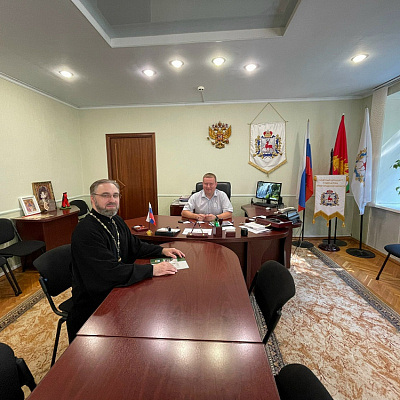 Рабочая встреча настоятеля храма свт. Николая Чудотворца поселка Тоншаево с главой местного самоуправления