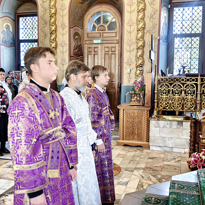 В праздник Воздвижения Креста Господня епископ Гедеон возглавил Божественную литургию в кафедральном соборе Выксы